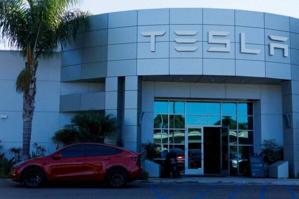 Tesla execs questioned Musk after denial of $25K EV cancellation